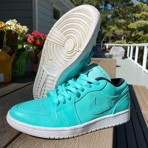 AIR JORDAN 1 RETRO LOW 'HYPER TURQUOISE'